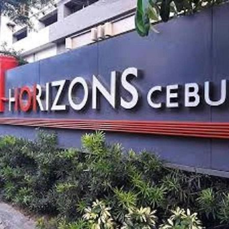 Horizon 101 A1 Shortwalk Robinson Mall Mango Square Bars Free Pool Cebu Buitenkant foto